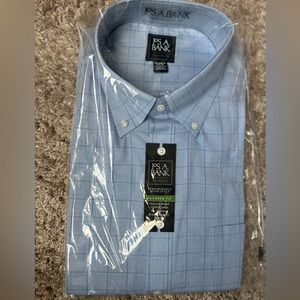 New!! JoS. A. BANK. Traveler Tailored Fit Dress Shirt. Size 17 1/2-35. Blue